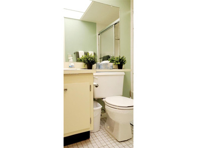 MUST SEE! Beautifully UPDATED TURNKEY, FULLY FURNISHED 3rd FLOOR on Sunrise Lakes Phase IV Golf Course in Florida - for sale on GolfHomes.com, golf home, golf lot