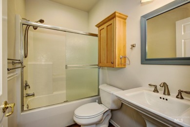 Beautiful home in the LAKEVIEW GOLF COURSE NEIGHBORHOOD on 1/3 on Lakeview Golf Club in Idaho - for sale on GolfHomes.com, golf home, golf lot