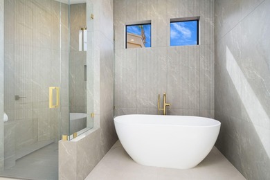 MODERN. REMODELED. STUNNING VIEWS. PRIVATE POOL. Step into on Desert Horizons Country Club in California - for sale on GolfHomes.com, golf home, golf lot