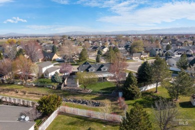Beautiful home in the LAKEVIEW GOLF COURSE NEIGHBORHOOD on 1/3 on Lakeview Golf Club in Idaho - for sale on GolfHomes.com, golf home, golf lot