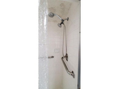 MUST SEE! Beautifully UPDATED TURNKEY, FULLY FURNISHED 3rd FLOOR on Sunrise Lakes Phase IV Golf Course in Florida - for sale on GolfHomes.com, golf home, golf lot