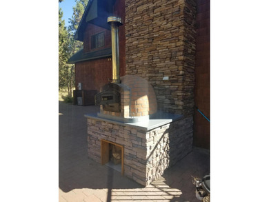 Welcome to the renowned Running Y Resort and this custom-built on Running Y Ranch Resort in Oregon - for sale on GolfHomes.com, golf home, golf lot