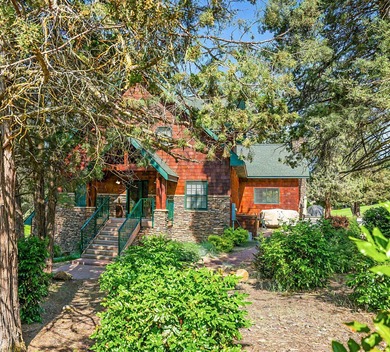 Welcome to the renowned Running Y Resort and this custom-built on Running Y Ranch Resort in Oregon - for sale on GolfHomes.com, golf home, golf lot