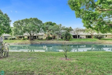 Contemporary Remodeled Move In Ready 2 Bedroom 2 Bath Villa on Stonebridge Golf and Country Club in Florida - for sale on GolfHomes.com, golf home, golf lot