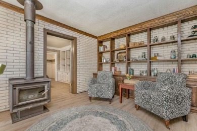 Peaceful retreat surrounded by trees and wildlife! Quaint 2 bed on Clarendon Country Club in Texas - for sale on GolfHomes.com, golf home, golf lot
