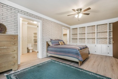Peaceful retreat surrounded by trees and wildlife! Quaint 2 bed on Clarendon Country Club in Texas - for sale on GolfHomes.com, golf home, golf lot