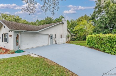 BEAUTIFUL SPACIOUS POOL HOME! This 4 bedroom 2 1/2 baths & 2 car on Sugarmill Woods Golf and Country Club in Florida - for sale on GolfHomes.com, golf home, golf lot