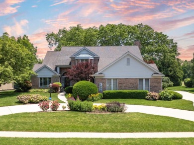 Beautiful 5 bed / 3 bath home on one of the most coveted streets on Lincolnshire Fields Country Club in Illinois - for sale on GolfHomes.com, golf home, golf lot