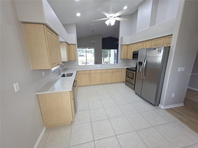 Glen Lakes Community. HOA Includes Spectrum Cable and Internet on Glen Lakes Country Club in Florida - for sale on GolfHomes.com, golf home, golf lot