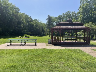 Looking to build your dream home in an excellent location?  This on Ledgestone Country Club and Golf Course in Missouri - for sale on GolfHomes.com, golf home, golf lot