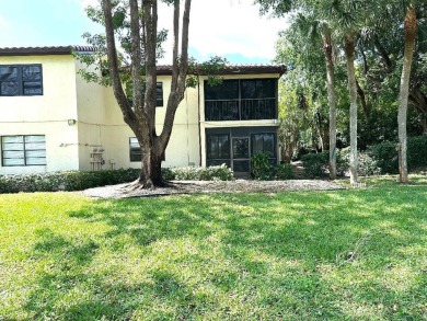 Discover the perfect retirement retreat in Boca Lago! This on Boca Lago Golf and Country Club in Florida - for sale on GolfHomes.com, golf home, golf lot