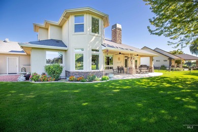 Classic home with views of Banbury Golf Course, true 4 bedrooms on BanBury Golf Club in ID - for sale on GolfHomes.com, golf home, golf lot