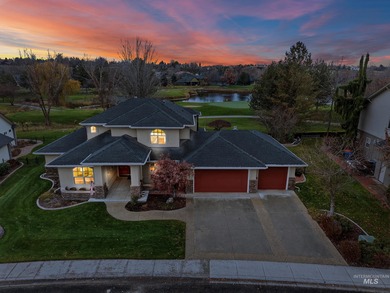 Classic home with views of Banbury Golf Course, true 4 bedrooms on BanBury Golf Club in ID - for sale on GolfHomes.com, golf home, golf lot