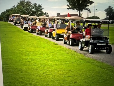 Flat Commercial Lot .4 Miles from Holiday Island Marina! on Holiday Island Executive Golf Course in Arkansas - for sale on GolfHomes.com, golf home, golf lot
