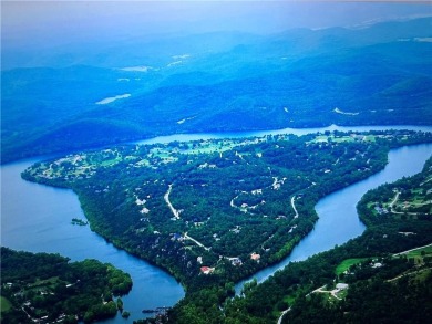 Flat Commercial Lot .4 Miles from Holiday Island Marina! on Holiday Island Executive Golf Course in Arkansas - for sale on GolfHomes.com, golf home, golf lot