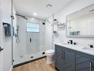 **PRICE IMPROVEMENT~ REMODELED POOL HOME!**SELLER WILL ASSIST on Caloosa Greens Executive Golf Course in Florida - for sale on GolfHomes.com, golf home, golf lot