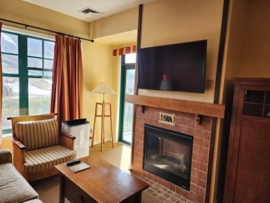 Fabulous!! There's no other way to describe this Top Floor 1 BR on Great Gorge Country Club in New Jersey - for sale on GolfHomes.com, golf home, golf lot