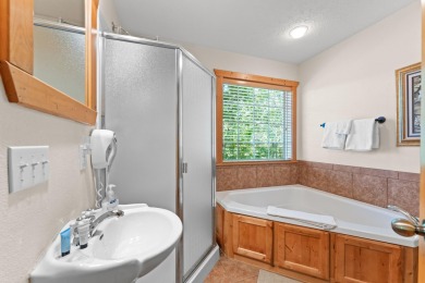 Escape to this charming 1-bedroom cabin/half-duplex nestled in on Ledgestone Country Club and Golf Course in Missouri - for sale on GolfHomes.com, golf home, golf lot