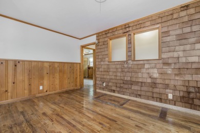 3 bedroom, 2 bath, 2-car garage home situated on nearly 3 acres on Clarendon Country Club in Texas - for sale on GolfHomes.com, golf home, golf lot