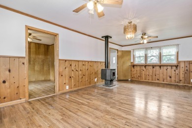 3 bedroom, 2 bath, 2-car garage home situated on nearly 3 acres on Clarendon Country Club in Texas - for sale on GolfHomes.com, golf home, golf lot