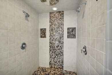 GOLF COURSE LIVING IN GREEN TREE NORTH! THIS 4 BED, 2.5 BATH GEM on Green Tree Country Club in Texas - for sale on GolfHomes.com, golf home, golf lot