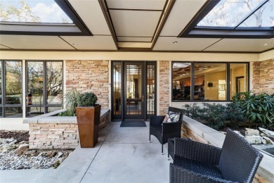 Under contract-accepting backup offers. Unique impeccable Frank on Country Club of Ocala in Florida - for sale on GolfHomes.com, golf home, golf lot
