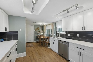 STYLISH, MOVE-IN READY TOWNHOME IN SOUGHT-AFTER FARMERS BRANCH on Brookhaven Country Club - Golf Course in Texas - for sale on GolfHomes.com, golf home, golf lot