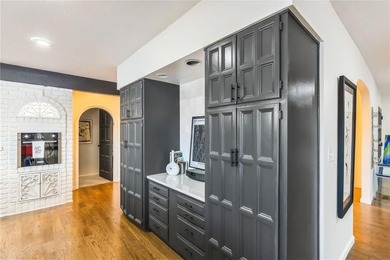 Experience the WOW factor of this beautiful lakefront property on Lakewood Oaks Golf Club, Ltd. in Missouri - for sale on GolfHomes.com, golf home, golf lot