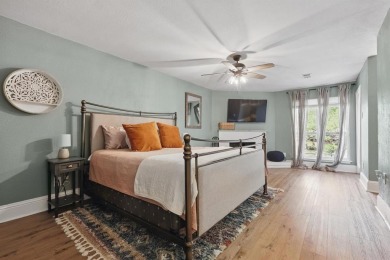 STYLISH, MOVE-IN READY TOWNHOME IN SOUGHT-AFTER FARMERS BRANCH on Brookhaven Country Club - Golf Course in Texas - for sale on GolfHomes.com, golf home, golf lot