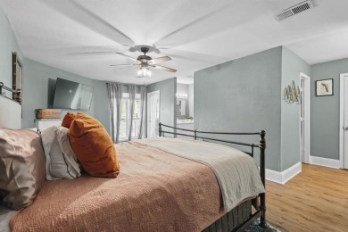 STYLISH, MOVE-IN READY TOWNHOME IN SOUGHT-AFTER FARMERS BRANCH on Brookhaven Country Club - Golf Course in Texas - for sale on GolfHomes.com, golf home, golf lot