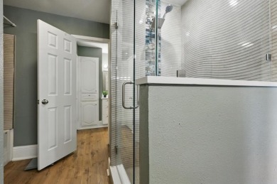 STYLISH, MOVE-IN READY TOWNHOME IN SOUGHT-AFTER FARMERS BRANCH on Brookhaven Country Club - Golf Course in Texas - for sale on GolfHomes.com, golf home, golf lot