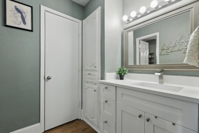 STYLISH, MOVE-IN READY TOWNHOME IN SOUGHT-AFTER FARMERS BRANCH on Brookhaven Country Club - Golf Course in Texas - for sale on GolfHomes.com, golf home, golf lot