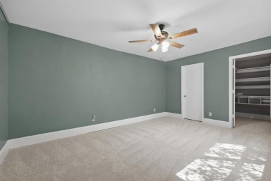 STYLISH, MOVE-IN READY TOWNHOME IN SOUGHT-AFTER FARMERS BRANCH on Brookhaven Country Club - Golf Course in Texas - for sale on GolfHomes.com, golf home, golf lot