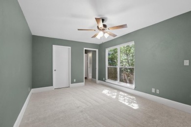 STYLISH, MOVE-IN READY TOWNHOME IN SOUGHT-AFTER FARMERS BRANCH on Brookhaven Country Club - Golf Course in Texas - for sale on GolfHomes.com, golf home, golf lot