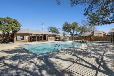STYLISH, MOVE-IN READY TOWNHOME IN SOUGHT-AFTER FARMERS BRANCH on Brookhaven Country Club - Golf Course in Texas - for sale on GolfHomes.com, golf home, golf lot