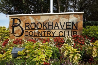 STYLISH, MOVE-IN READY TOWNHOME IN SOUGHT-AFTER FARMERS BRANCH on Brookhaven Country Club - Golf Course in Texas - for sale on GolfHomes.com, golf home, golf lot