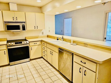 Design-Forward Opportunity on an Oversized Corner Lot
Now fully on Bent Tree Country Club in Florida - for sale on GolfHomes.com, golf home, golf lot