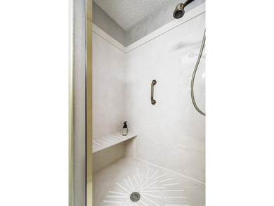 Villa Alegre Townhome wonderfully located on Emanuel Place on DeSoto Golf Course in Arkansas - for sale on GolfHomes.com, golf home, golf lot