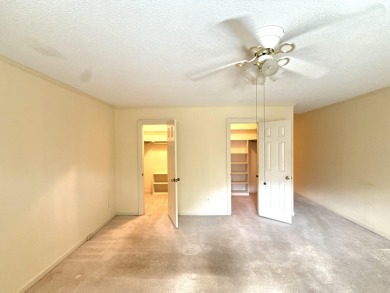 Welcome to this beautifully maintained 2 bedroom, 2 bath villa on Houndslake Country Club in South Carolina - for sale on GolfHomes.com, golf home, golf lot
