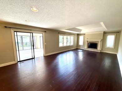 Welcome to this beautifully maintained 2 bedroom, 2 bath villa on Houndslake Country Club in South Carolina - for sale on GolfHomes.com, golf home, golf lot