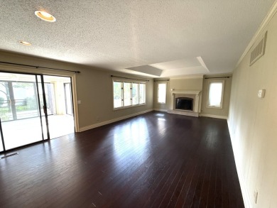 Welcome to this beautifully maintained 2 bedroom, 2 bath villa on Houndslake Country Club in South Carolina - for sale on GolfHomes.com, golf home, golf lot