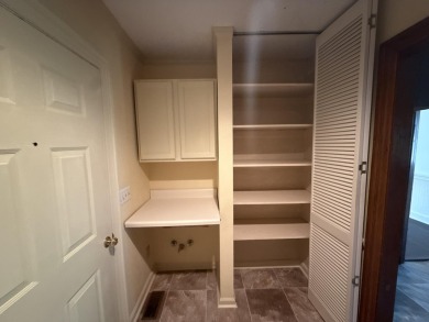Welcome to this beautifully maintained 2 bedroom, 2 bath villa on Houndslake Country Club in South Carolina - for sale on GolfHomes.com, golf home, golf lot