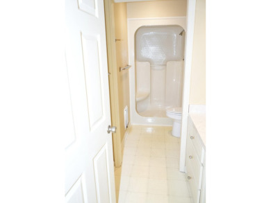 Welcome to this beautifully maintained 2 bedroom, 2 bath villa on Houndslake Country Club in South Carolina - for sale on GolfHomes.com, golf home, golf lot
