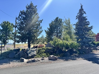 Three lots totaling 2.89 acres offer a rare opportunity to build on Reames Golf and Country Club in Oregon - for sale on GolfHomes.com, golf home, golf lot