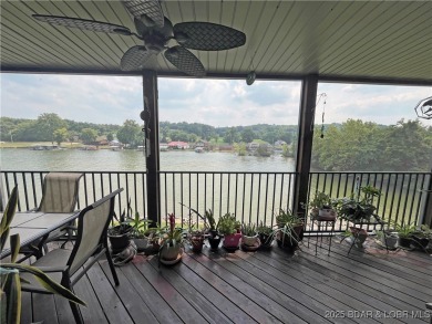 Come check out this spacious 3 bed, 2 bath lakefront condo at on Lake Valley Country Club in Missouri - for sale on GolfHomes.com, golf home, golf lot