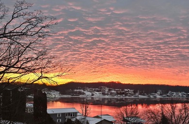 LAKEVIEW! From the moment you arrive you'll feel your cares melt on Apple Valley Golf Course in Ohio - for sale on GolfHomes.com, golf home, golf lot