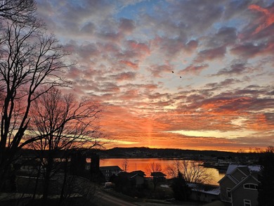 LAKEVIEW! From the moment you arrive you'll feel your cares melt on Apple Valley Golf Course in Ohio - for sale on GolfHomes.com, golf home, golf lot