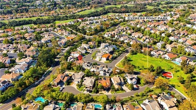 Spacious and inviting, this 5-bedroom, 3-bathroom home offers 3 on Coto De Caza Golf Club in California - for sale on GolfHomes.com, golf home, golf lot