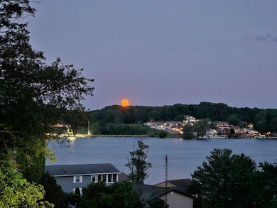 LAKEVIEW! From the moment you arrive you'll feel your cares melt on Apple Valley Golf Course in Ohio - for sale on GolfHomes.com, golf home, golf lot