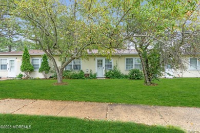 Move in condition and freshly painted home located in the most on Leisure Village West Assoc. in New Jersey - for sale on GolfHomes.com, golf home, golf lot